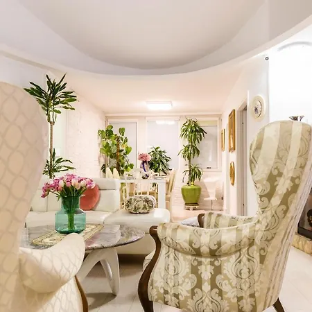 Luxury Sara * Umag
